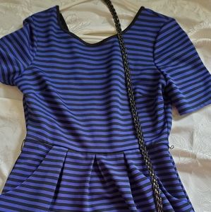 Short sleeve dress with pockets!!